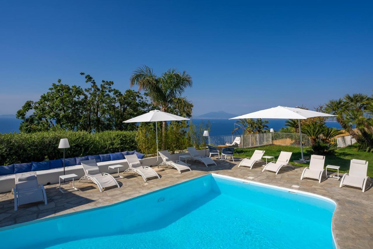 Capri Blue Luxury Le Tre Monelle *
