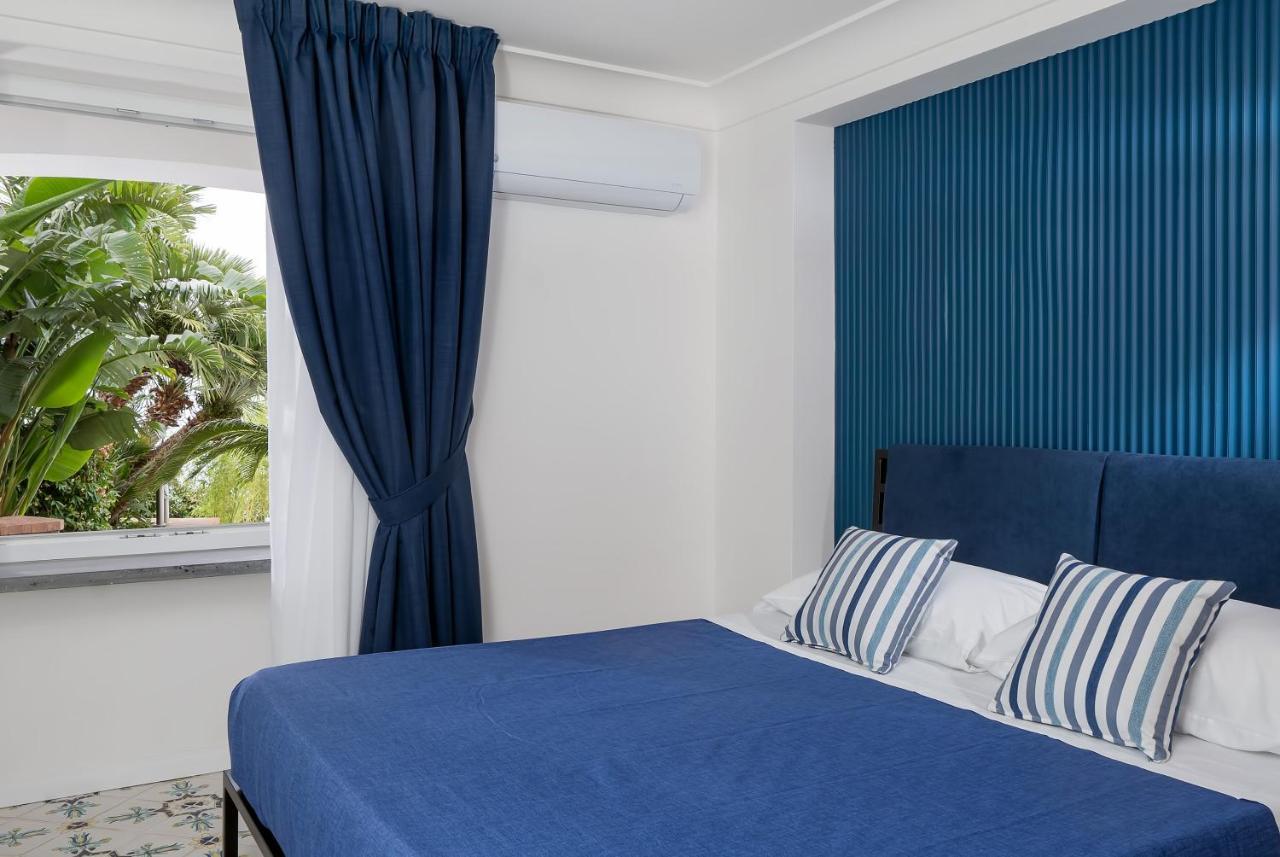 Capri Blue Luxury Le Tre Monelle